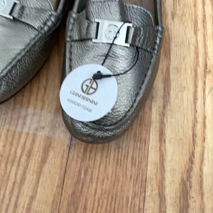 New GIANI BERNINI shoes size 7 color silver